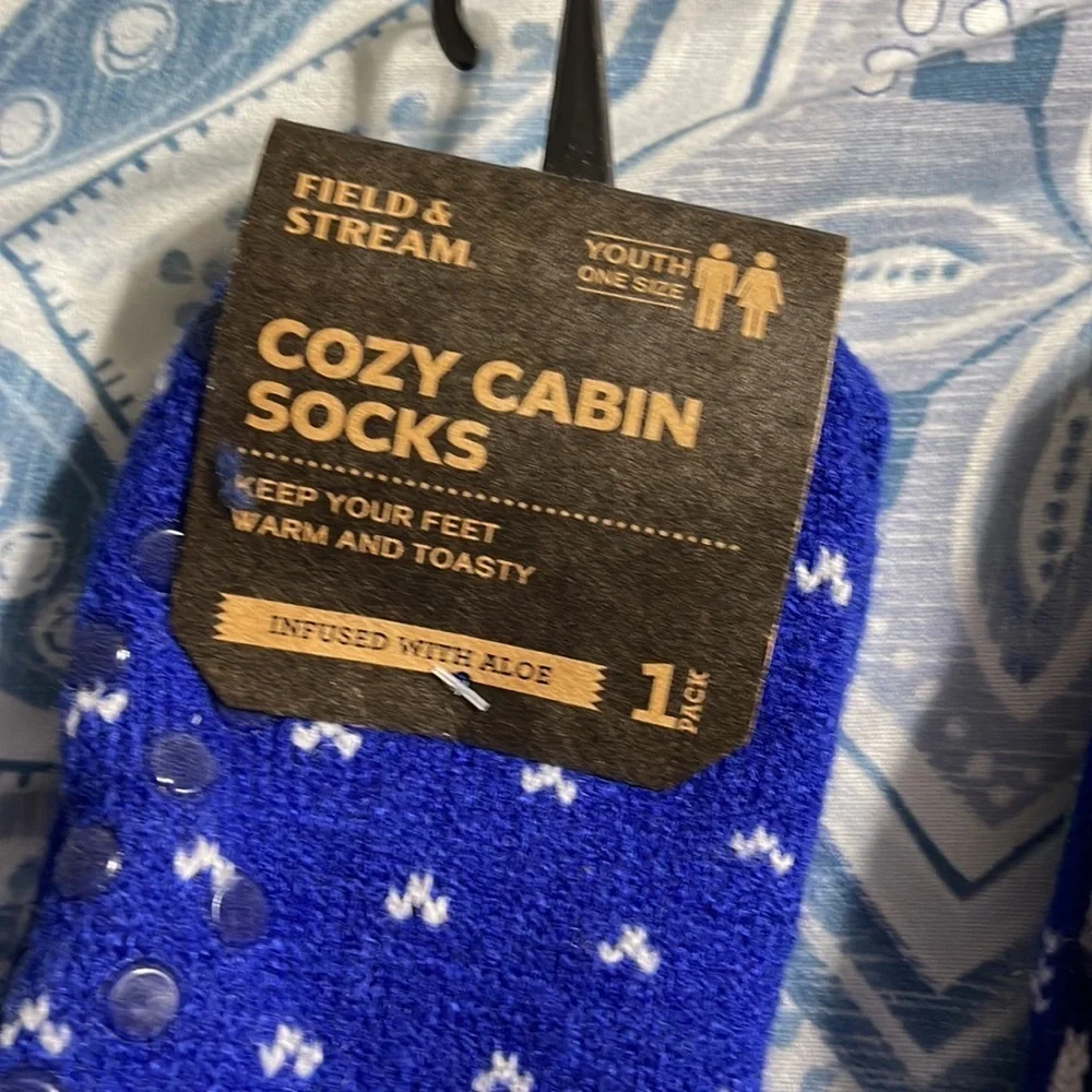 New set/3 Cozy Cabin youth socks